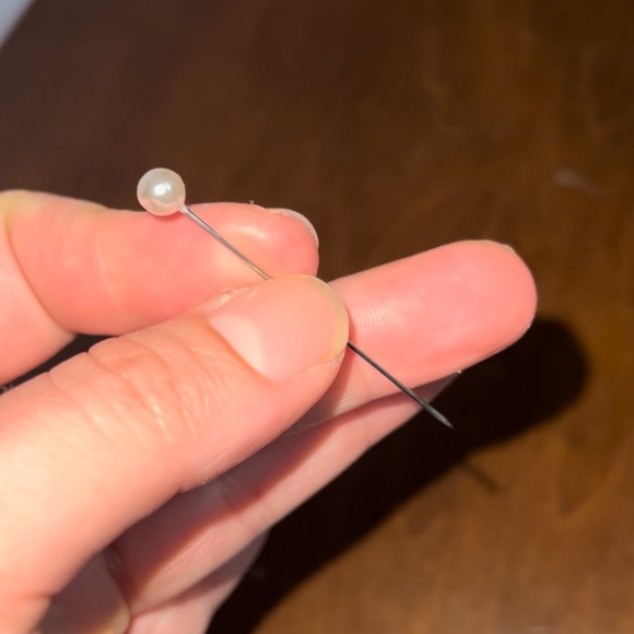 Vintage Pearl Sewing Needle - Picture 3 of 3